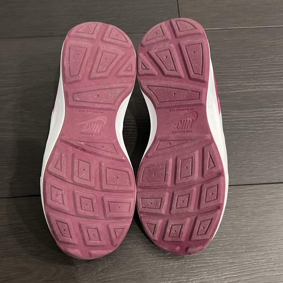 Nike WearAllDay Sneakers - 3Y - Picture 8 of 8